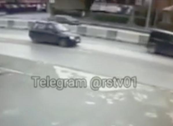 Полицейского протащили на багажнике в Ростове-на-Дону: видео
